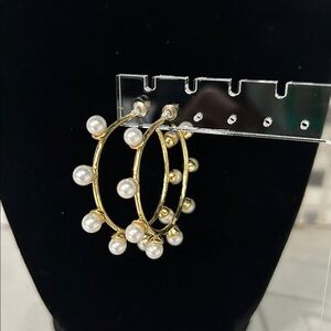 Elegant Gold and Pearl Hoop Earrings